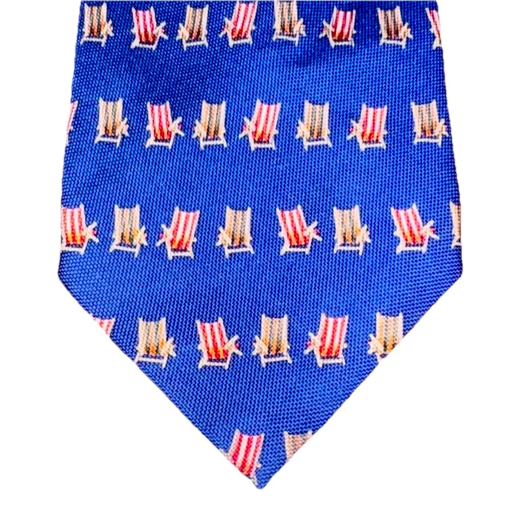 Off Island By Tommy Bahama Tie 100% Silk Blue With Beach Chairs Men's 58x4” NWT.
